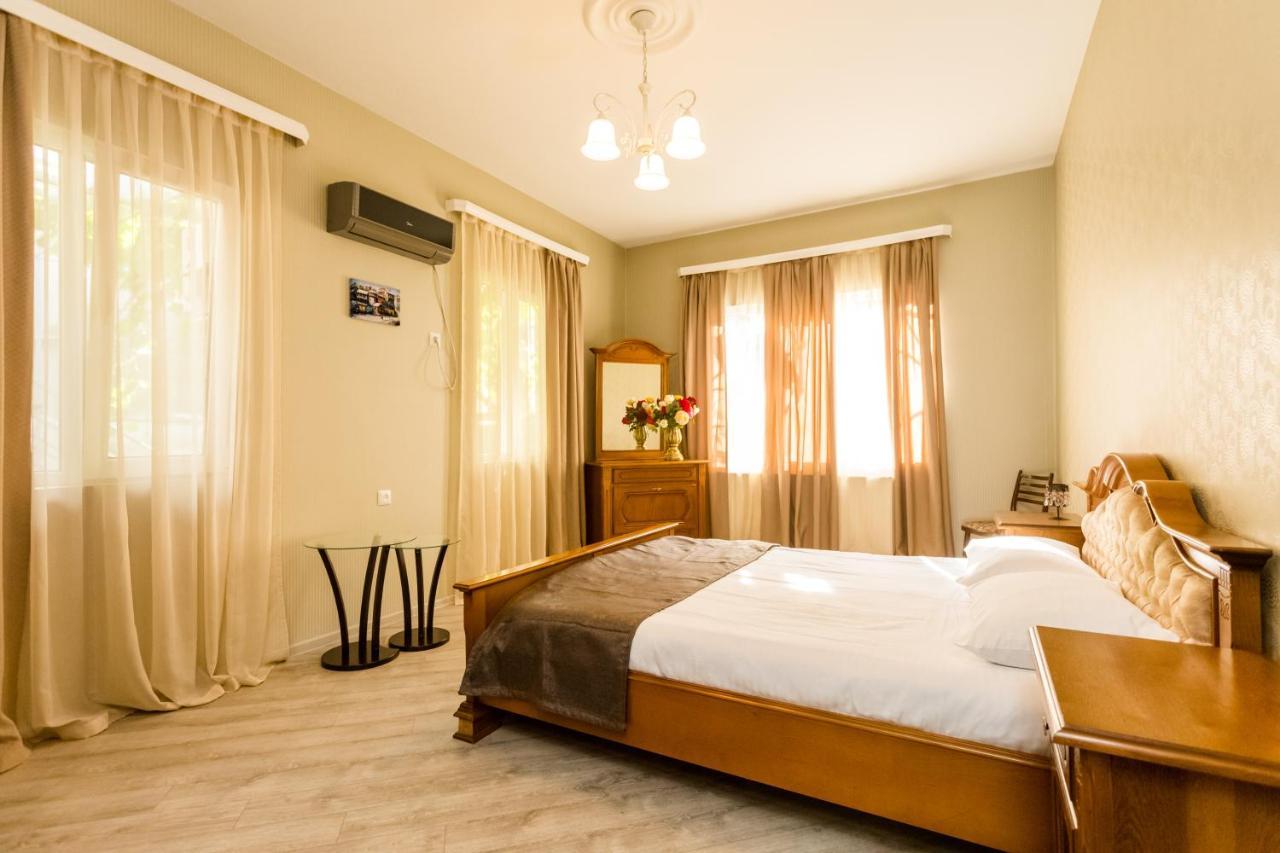 Rustaveli Two Bedroom With 5 Star Location 公寓 第比利斯