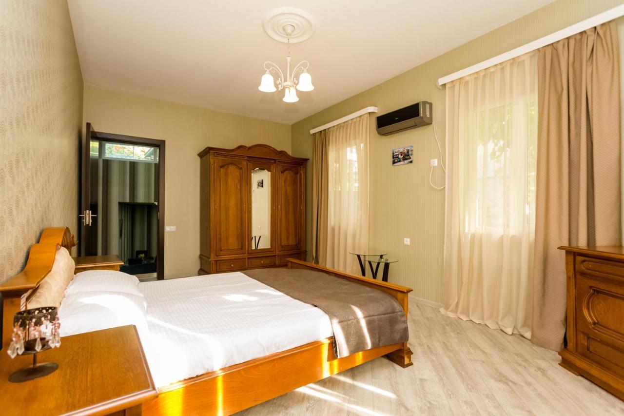 公寓 Rustaveli Two Bedroom With 5 Star Location 第比利斯