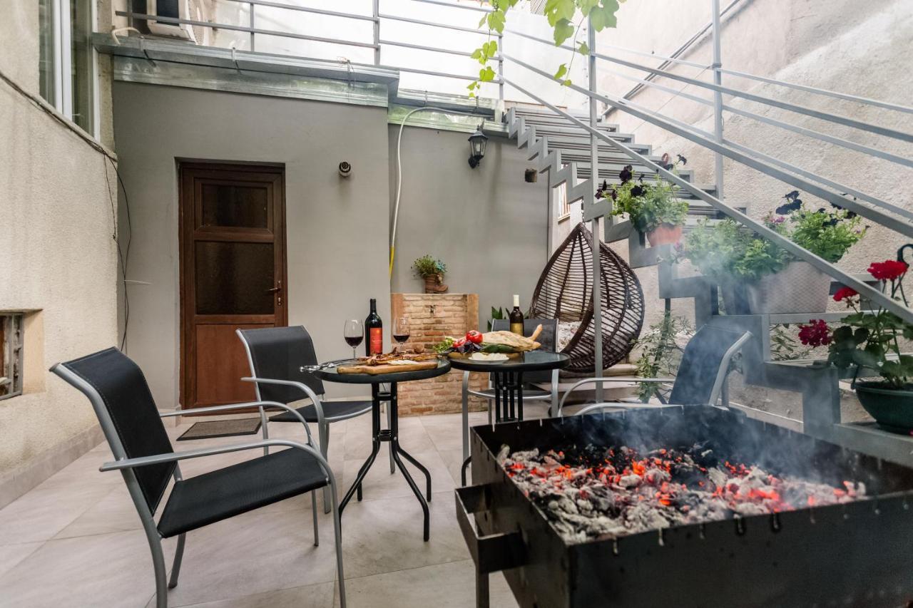 Rustaveli Two Bedroom With 5 Star Location 公寓 *